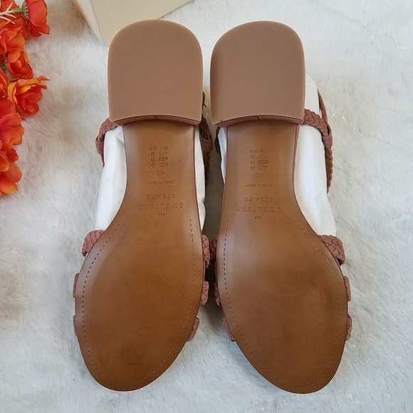 Sezane Rosa Low Sandals in Blush - Picture 5 of 11